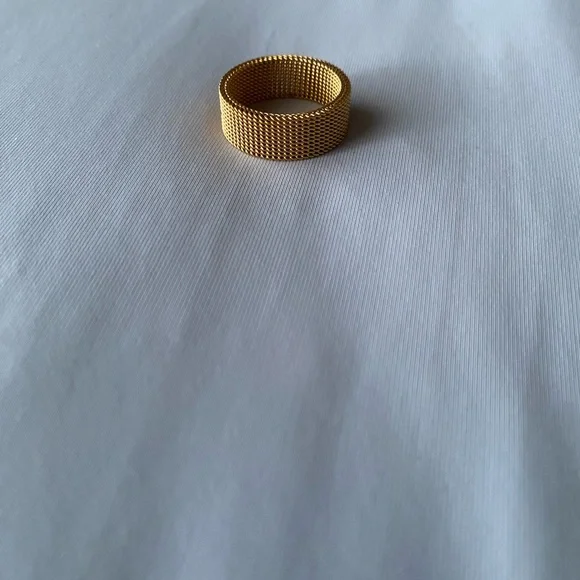 Women’s Gold Coated Stainless Steel Chain Mesh Ring Size 8 - Picture 2 of 4